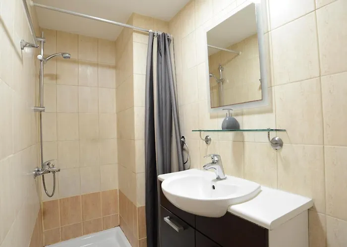 Appartement Glabur - The Cozy Atelier - City, Free Parking & Wifi, Welcomes You!!!